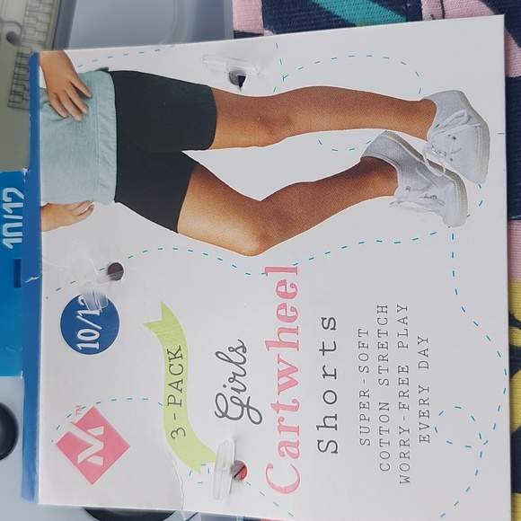 New- 3-Pack Cartwheel Girls Shorts - Picture 5 of 7